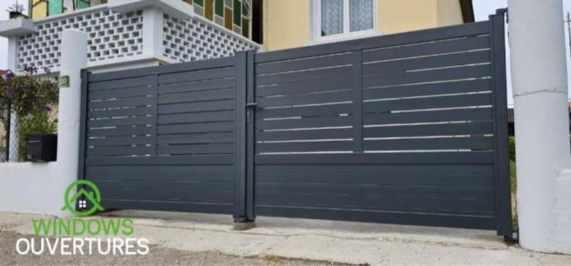 Pose d'un portail aluminium battant plein à Bourgoin Jalllieu (Isère)